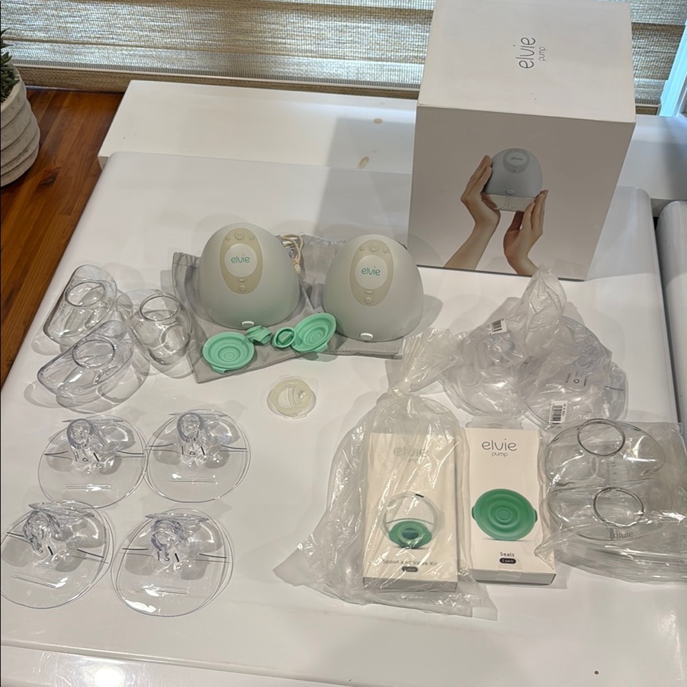 Elvie wearable double breast pump